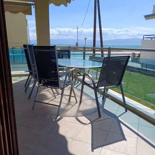 Paralia Ofriniou Sea view apartment