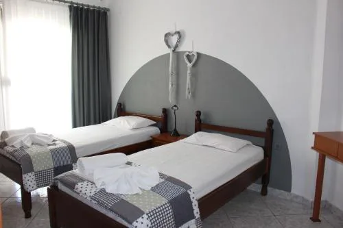 Holiday Center 8