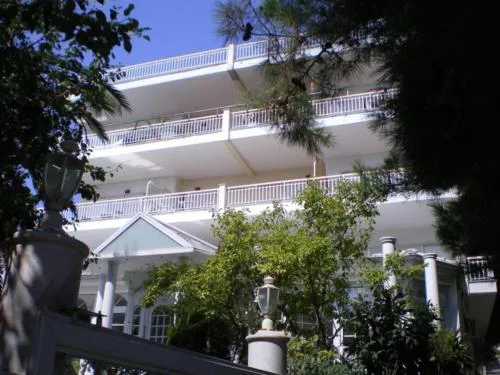 Luca Apartments