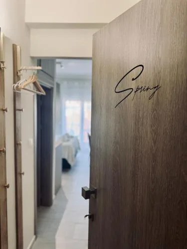All Season - Spring Room