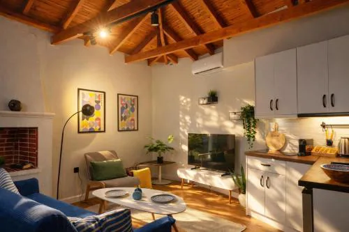 Comfy House in Old Town Xanthi - Meno Homes 8