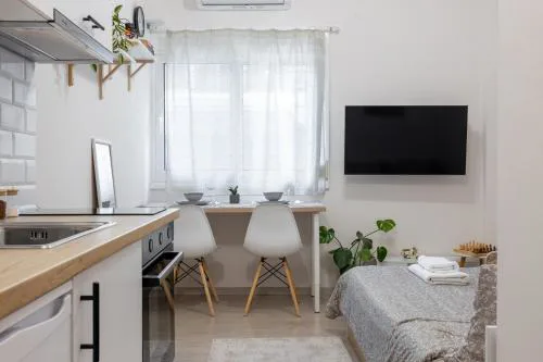 Micro Studio 84