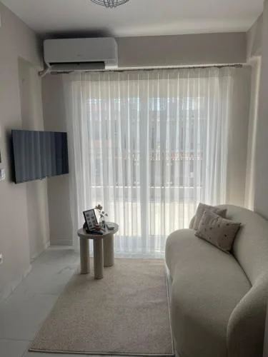 Minimalist Suite Xanthi