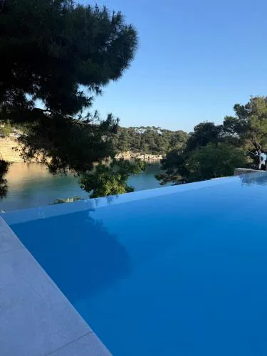 D & A Land luxury house
