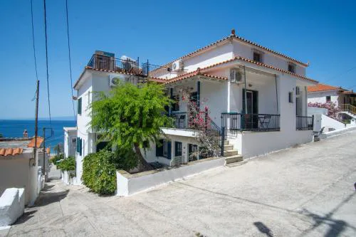 Violetta Apartments