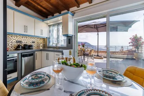 Larimis House