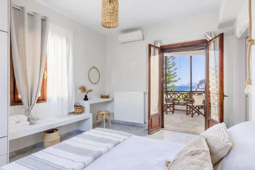 Mahalo Skopelos Suites