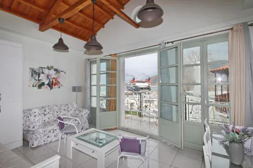 Port view apartment