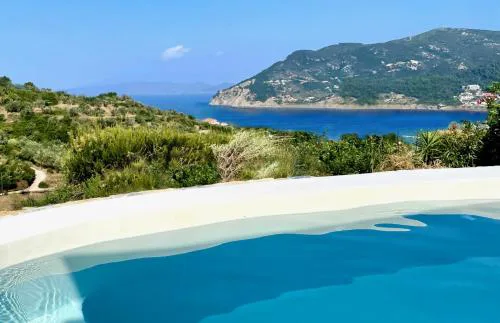 Romantic Pergamonto Cottage with Private Pool & Sea View