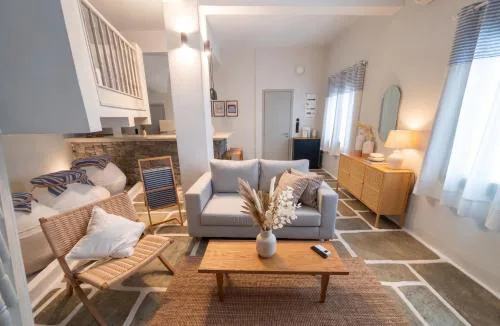 Maison Strelitzia "Heritage" Adults Only Traditional Retreat in Skiathos