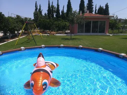 100m from the beach Marathon Beachside Villa