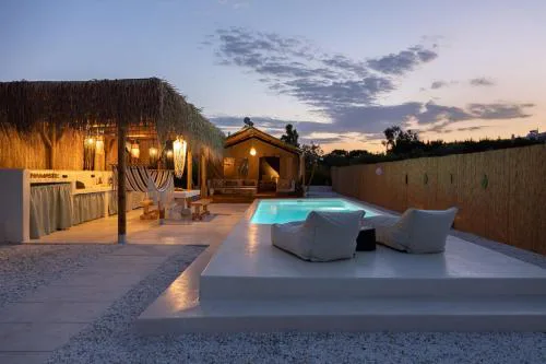 NOMAD GLAMPING