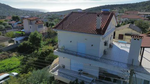 Beautiful maisonette with a view to the mountains and the sea