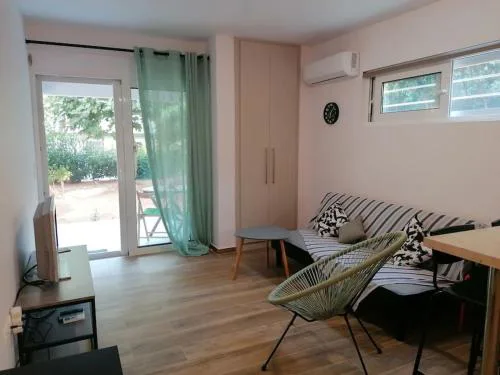 Cosy and Relax Studio by the sea, with garden