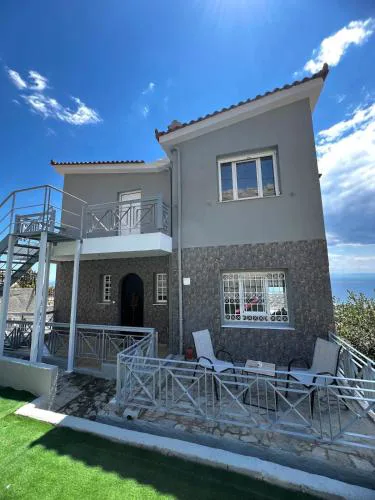 Eleni's Seaview House