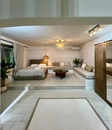 Modern & Cozy Studio for 2 in Saronida Steps from the Beach