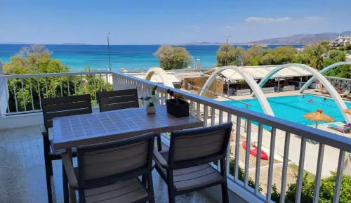 VISTA MARE beachfront apartment.