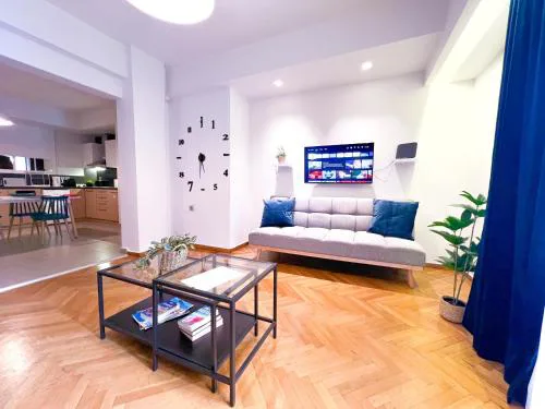 2 Bedroom Apartment Athens - Kallimarmaro