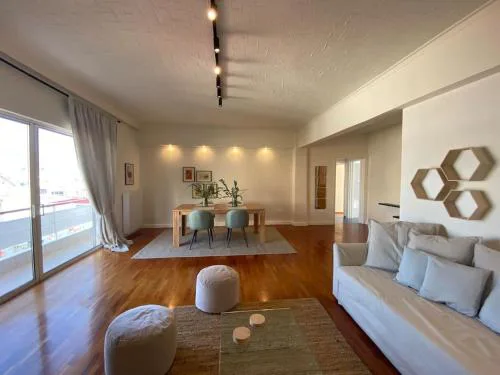 2-bedroom apartment in Athina (Filopappou)
