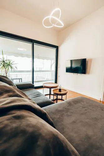4 guests apartment near Glyfada center