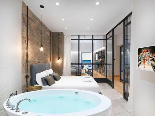 5 star lux suite in Kolonaki.