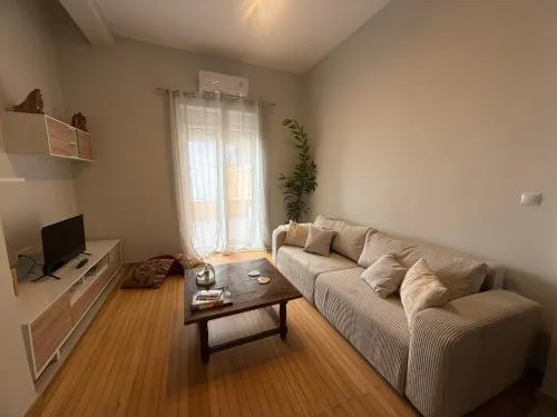 A bright flat with garden, a private urban oasis in Athens