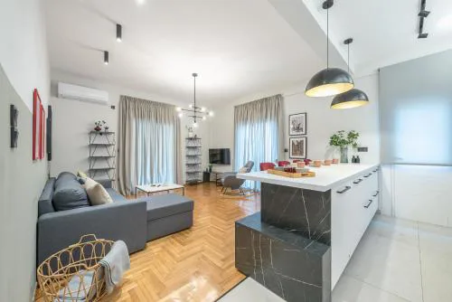 A Place 4U Spacious 2 BR Apt with Acropolis View