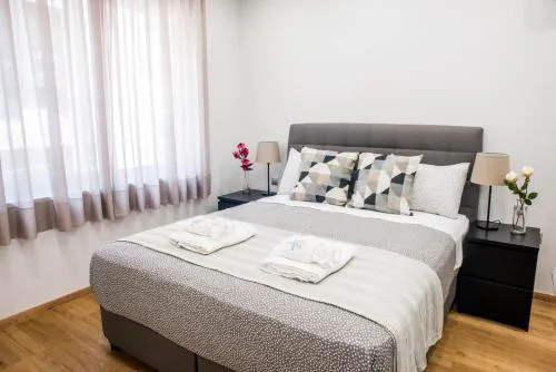 A22 Premium flat with balcony in the centre