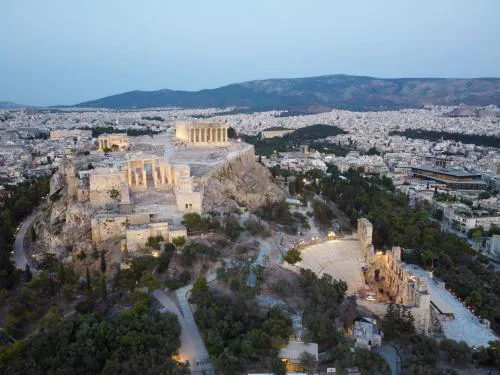 Acropolis Heart 2 Bdr with 2 attached bathrooms next to the site