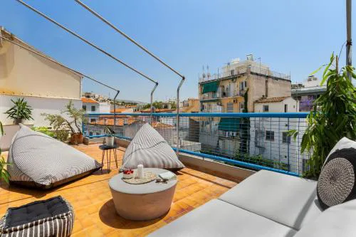 Acropolis View 2-Bedroom Apt, Minimal-Safari Vibe, Big Balcony!