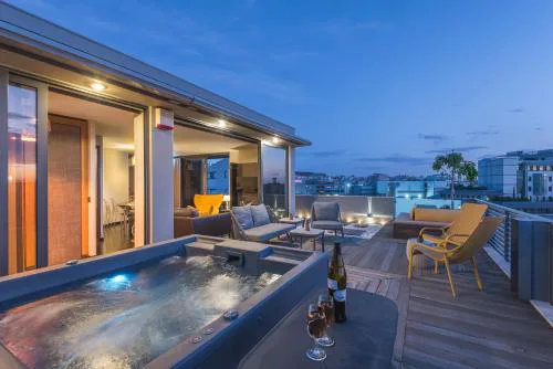 Acropolis View Luxe Penthouse with Outdoor Terrace HotTub