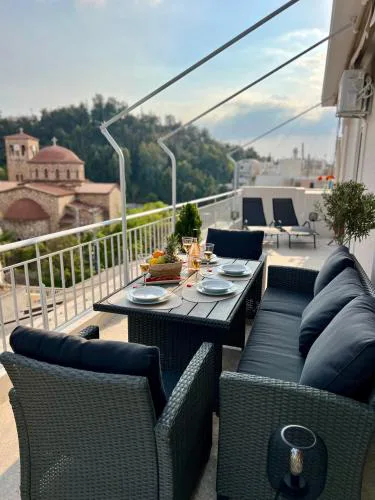 AK Athens Fine Stay - Penthouse with Big Terrace and View - 2 min from Metro