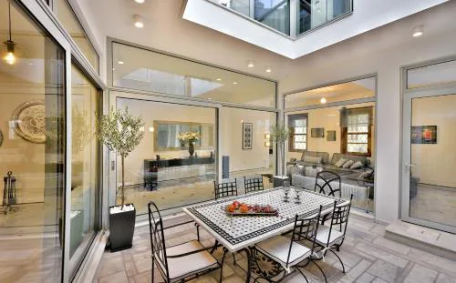 ALDIS MANSION by K&K