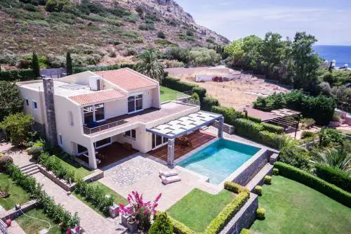 Amazing 5 bedroom Villa with Swimming Pool