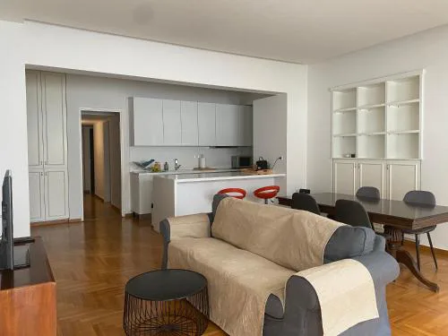 Apartment in Fancy Athenian Neighbourhood