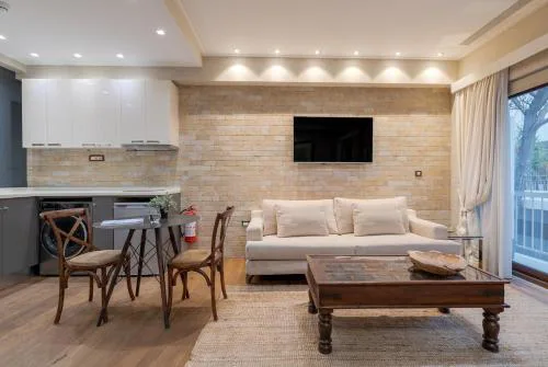Artemis - Luxenia Suites