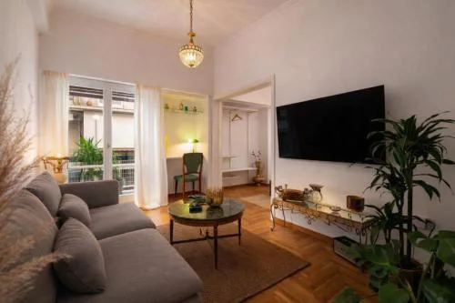 Artistic Retreat in Athens heart