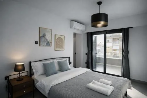 Athena Luxury Duplex-2BR 2Baths At the foot of the Acroplis and Parking available