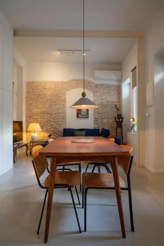 Athenian Cypress House, Atelier