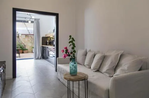 Aura Spacious 2 Bedroom Apartment