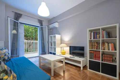 Backyard Bliss in Ano Patisia by ΜΡS