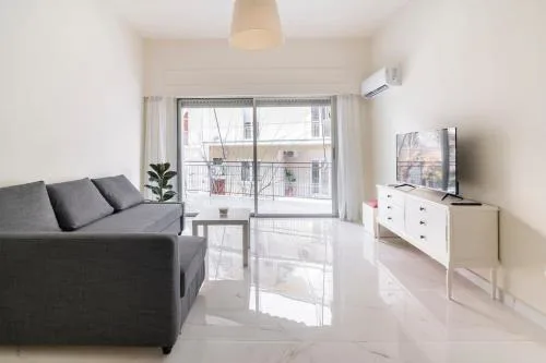 Bee Home - Apartment in Kypseli Central Athens