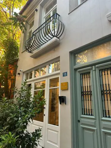 Belle Athenes - Luxury Rooms at Monastiraki Railway Station