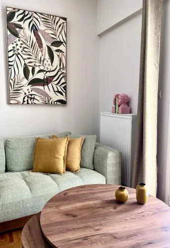 Bright 2 bdr Pagrati apartment