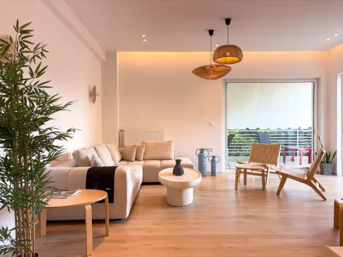 Bright & Airy Flat in Voula Center