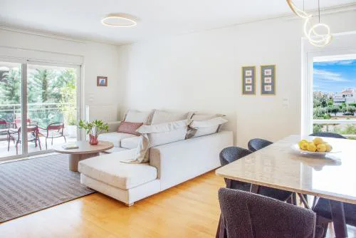 Bright and Luxurious 2BR Home in Central Glyfada