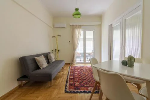 Bright and Spacious 2-bedroom Apartment in Athens
