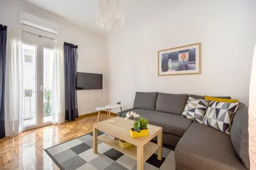 Bright apartment in old Athenian neighborhood!