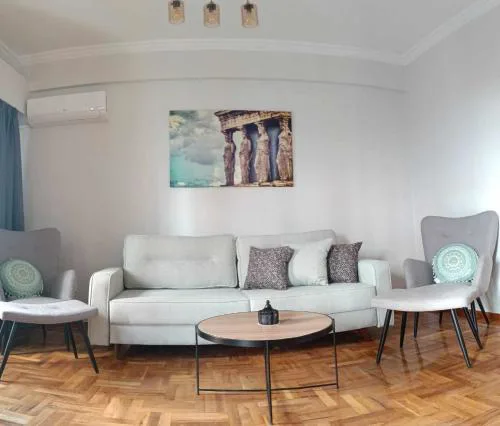 Caryatids Luxury Apartment