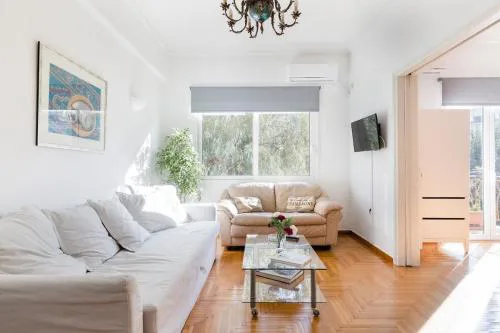 Central 5 Room Apartment